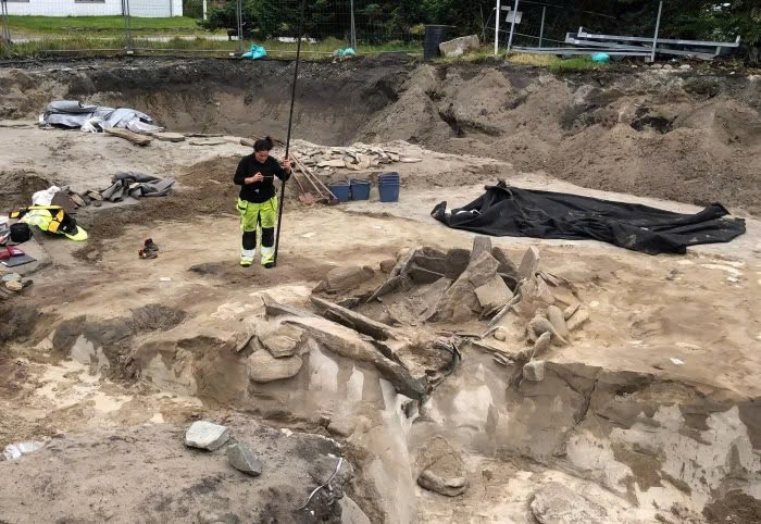 Unearthing the Past: 4,000-Year-Old Stone Box Grave Discovered in Western Norway