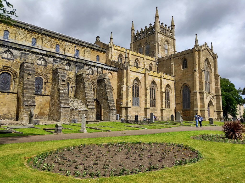 Dunfermline Abbey, Palace & Church | Scotland Off the Beaten Track