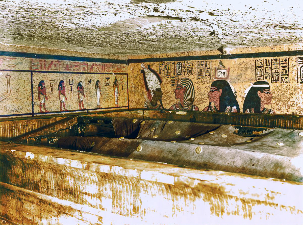 The Opening of King Tut's Tomb, Shown in Stunning Colorized Photos ...